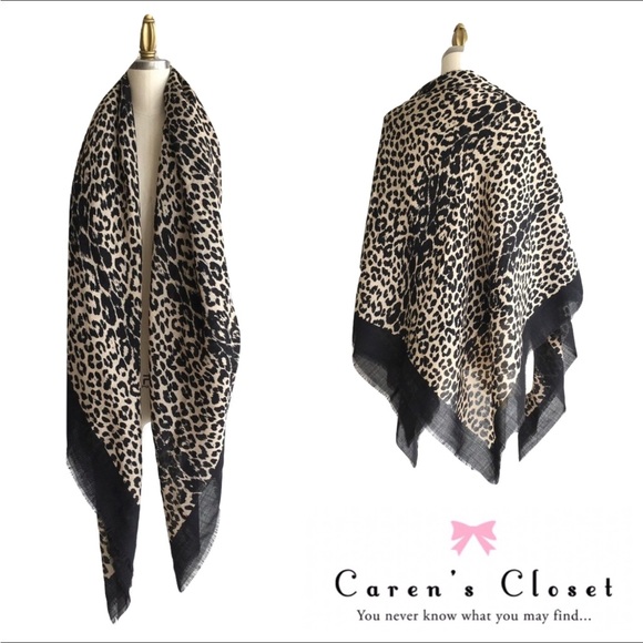 Accessories - Elegant Leopard Print Wrap